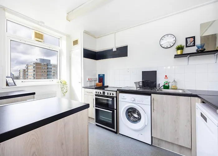 London Poplar Apartment - Sleep 4-5 - Ideal For Business Travellers & Contractors - Near Canary Wharf And Dlr Station - Parking Tickets Available On Request
