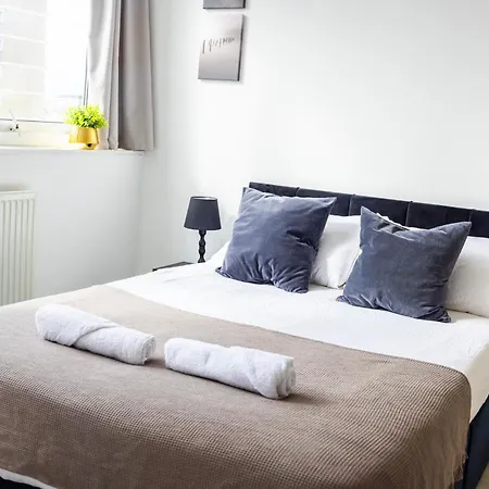 London Poplar Apartment - Sleep 4-5 - Ideal For Business Travellers & Contractors - Near Canary Wharf And Dlr Station - Parking Tickets Available On Request Exterior photo