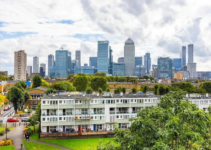 London Poplar Apartment - Sleep 4-5 - Ideal For Business Travellers & Contractors - Near Canary Wharf And Dlr Station - Parking Tickets Available On Request