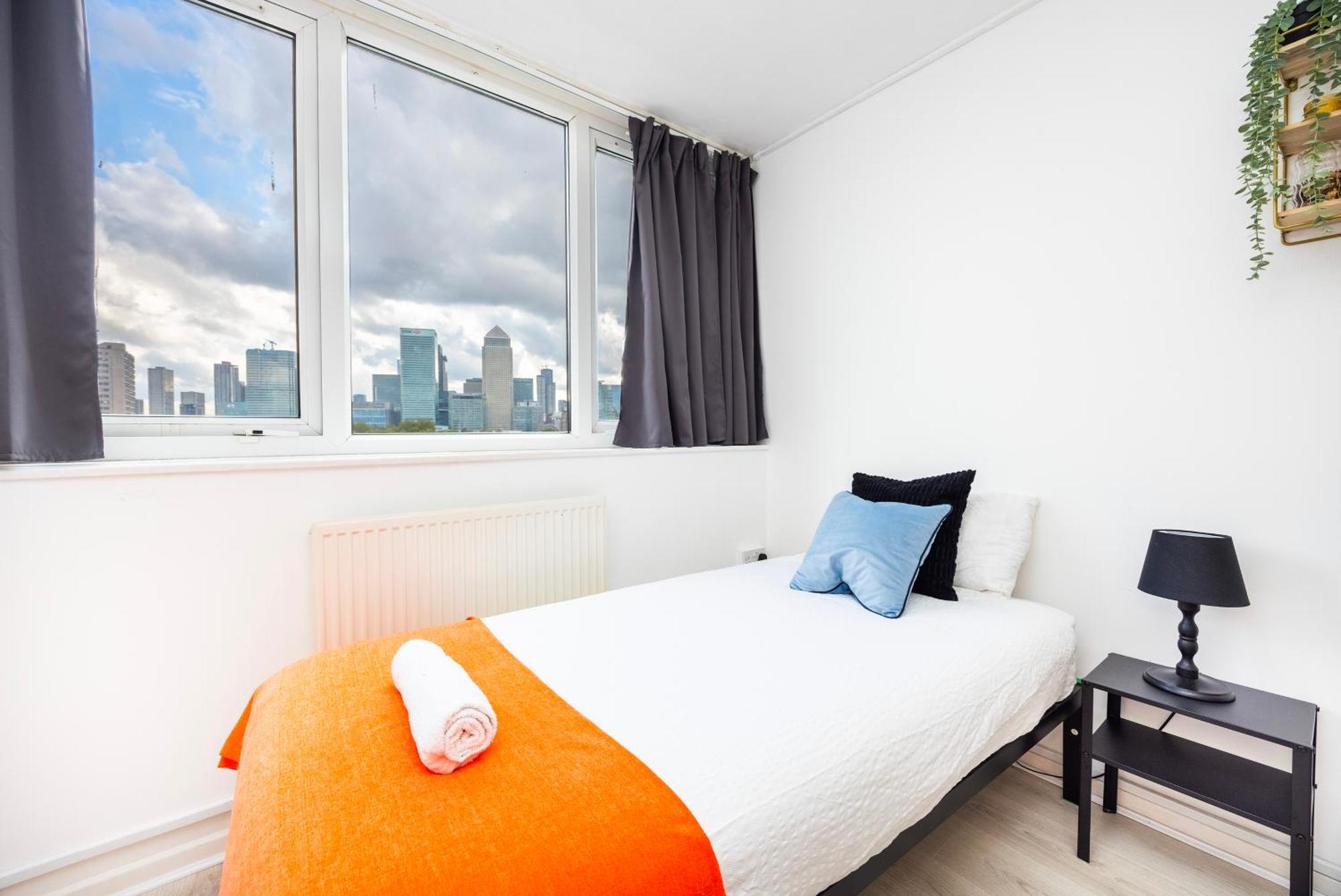 Poplar - Sleep 4-5 - Ideal For Business Travellers & Contractors - Near Canary Wharf And Dlr Station - Parking Tickets Available On Request London